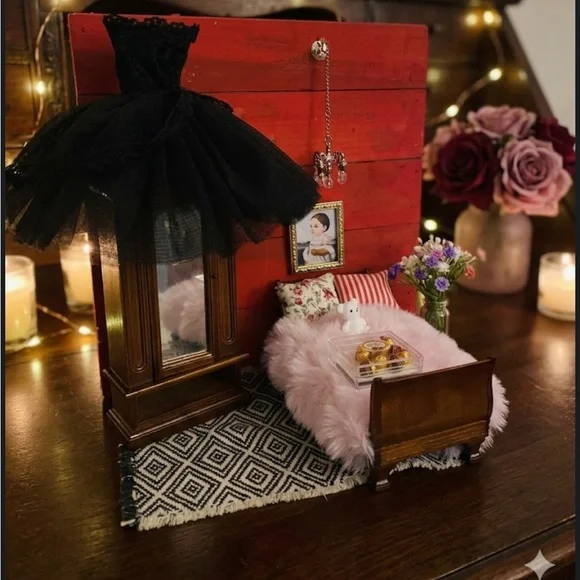 Dollhouse Plush Pink Faux Fur Accent Pillow - Unbranded - Picture 2 of 2